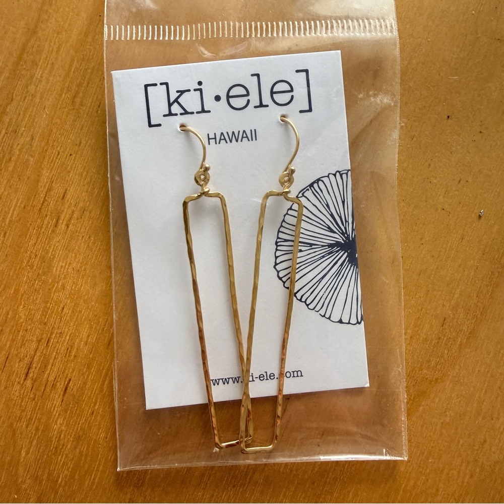 [Ki·ele] Gold-tone Hammered Rectangle Hoop Earrings